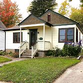 Cozy Cedarburg House - Walk to Historic Downtown!