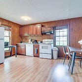 7 Mi to Downtown: Cozy West Toledo Apt w/ Yard