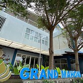 Grand Mahoni Hotel