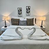 Lakeside Gem - Frenchman's Bay