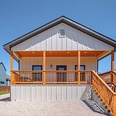 3br-2ba Cityscape Haven With Panoramic Tower View!