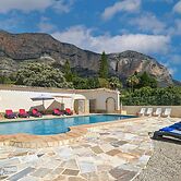 Ker Blanc in J vea With 5 Bedrooms and 4 Bathrooms