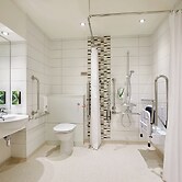 Premier Inn Jersey St Helier - Bath Street