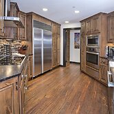 Contemporary 3 Bedroom Ski In, Ski Out Condo in the Heart of Beaver Cr