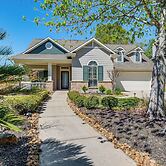 Near Cynthia Woods Mitchell Pavilion: Family Home!