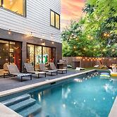 Backyard Pool Oasis Rainey Street 6 min Walk