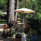 Sunny Wooden House on Creek, 30 Minutes Prague