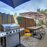 6 Mi to Siesta Beach: Outdoor Oasis w/ Hot Tub