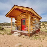 Sunset & Mtn Views: Rustic Colorado Retreat!