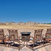 Walk to Wineries: Elgin Wine Country Retreat!