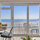 9 Strandways - Sea Views Parking Beach Access