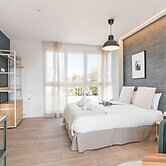 Arturo Soria Stays by Charming