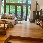 Spacious 5-bed House - Garden, Parking & Bbq