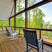 Game Room & Screened Porch: Kentucky Lake Retreat!
