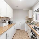 Comfy 3bed House-parking-garden