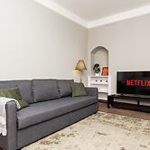 2 Bedroom Flat - Free Parking