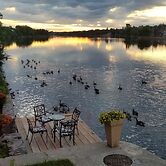 The Water's Edge Inn