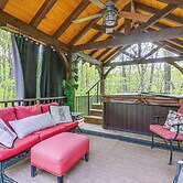 Secluded Cabin w/ Hot Tub in Hocking Hills
