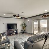 Front Row Beachfront Long Beach Getaway