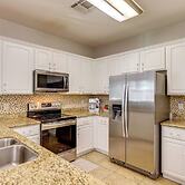 2 Mi to Desert Diamond Arena: Home w/ Patio!