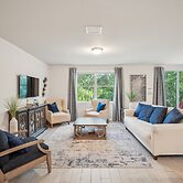 Relaxing Pet-friendly Spring Hill Escape 4 Bedroom Home