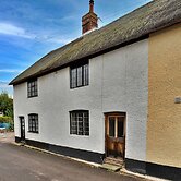 1 Bedroom Cottage in Stogursey, No Deposit