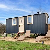 Glamping in Northamptonshire Near Cotswolds