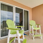 2 Mi to Beach: Condo w/ Balcony in Gulf Shores!