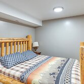 Deck w/ Hot Tub: Ashton 'cozy Cub Cabin'