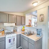 Hike, Sip & Explore: Charming Waterford Cottage!