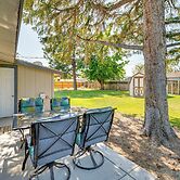 9 Mi to The Gorge: Updated Retreat w/ Yard!