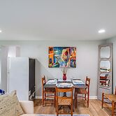 < 1 Mi to Wineries: Quaint & Cozy Waterford Studio