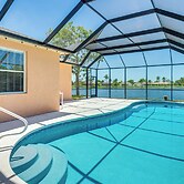 6 Mi to Fort Myers Beach: Lakefront Home w/ Pool