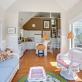 Lake Access & Pools: Sun-soaked Westford Cottage!