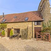 Spacious Cottage in North Cheriton, No Deposit