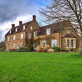 Holiday Home in Bruton With Private Lakes