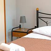 OLIA  APARTMENTS LYGIA