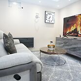 Charming London House - Sleeps 4 & Outdoor Space