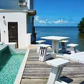 Poolside Seaview Studio With Infinity Pool & Overwater Deck Near Airpo