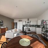 Beautiful 2 Bed Apartment on Beach by Urban Roost