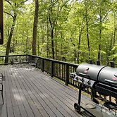 5 Mi to Helen: Hideaway w/ Deck & Grill!