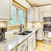 1 Mi to Downtown Cashiers: Private Cabin w/ Deck