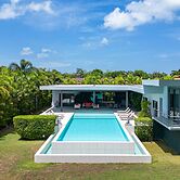 Grand 17m Pool 5BR Villa Mayacol NaiHarn