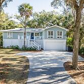 Beautifully Updated, Dog Friendly 4-bed, 4-bath Home Near Beach