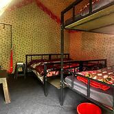 Buddy Hikers Stay Badrinath