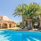 Private Pool, Garden, Barbecue and Beach Nearby