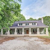 Great for Groups: Family Creekside Home in Loretto