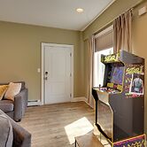 Outdoor Entertainment Areas: Spacious Katonah Gem!