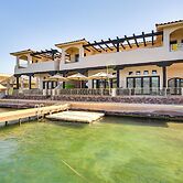 Game Room + Dock: Riverfront Escape in Parker!