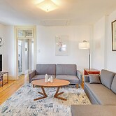 1 Mi to Dtwn: Apartment in Schenectady